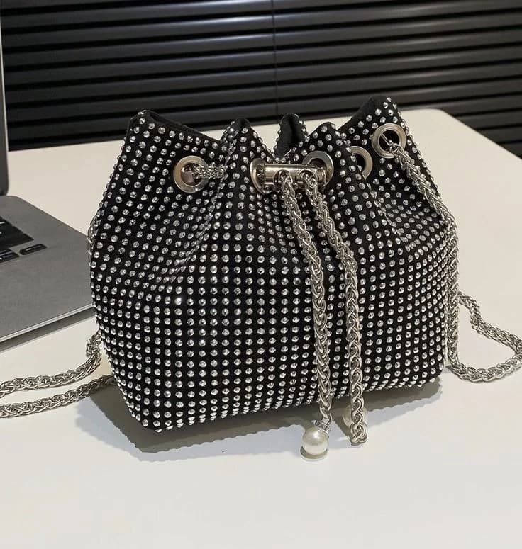 Bolso De Mano Con Diamantes Brillantes